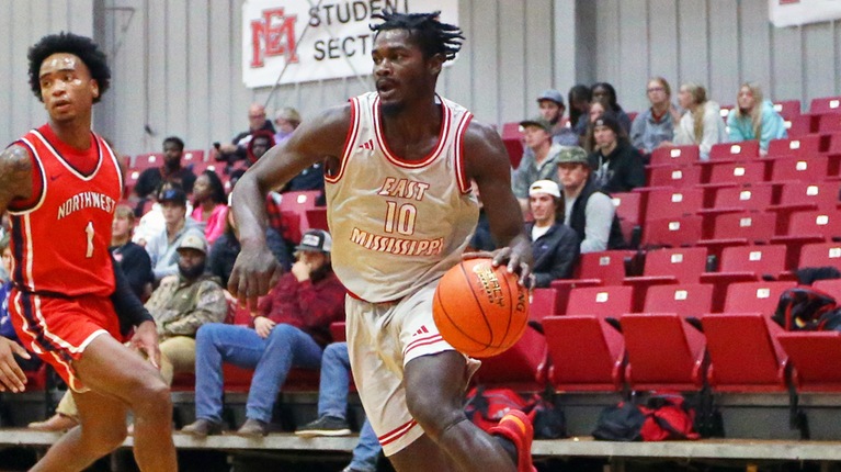 Lions fall to Mississippi Gulf Coast 71-62 in home men's hoops action