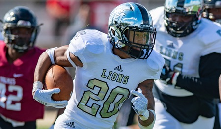 Second-half surge propels No. 1 EMCC Lions to 56-21 Homecoming win over Holmes